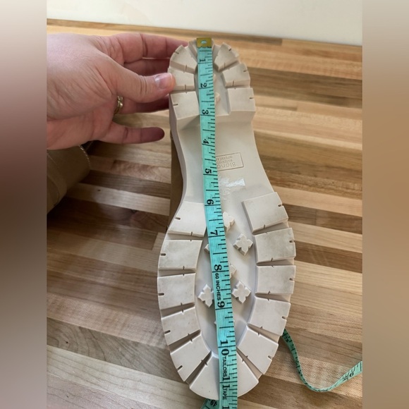 Blondo Women's Waterproof Tan Dulce Loafer NWOT Condition Sz 11 - Picture 7 of 9